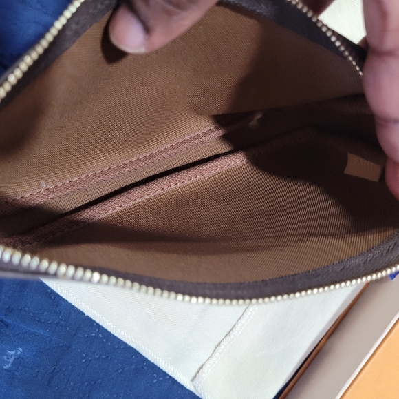 Louis Vuitton cosmetic Pouch New - Picture 11 of 12